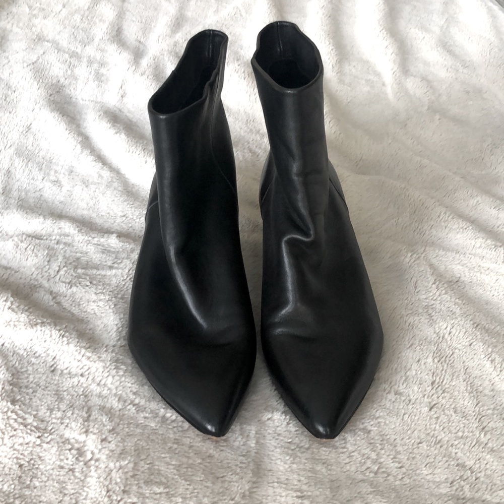 Dolce Vita Loxen Heel Booties- Size 8